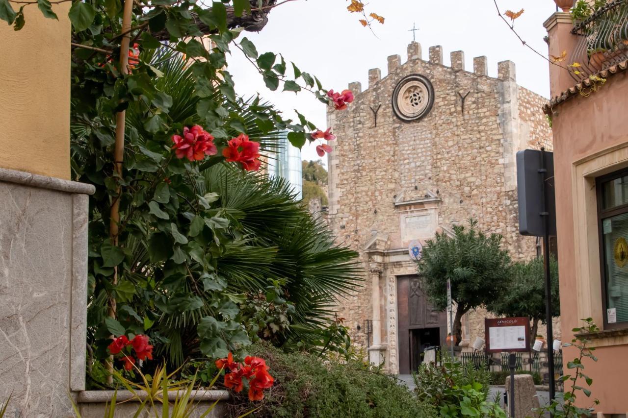 Longo Suites Taormina Exterior photo